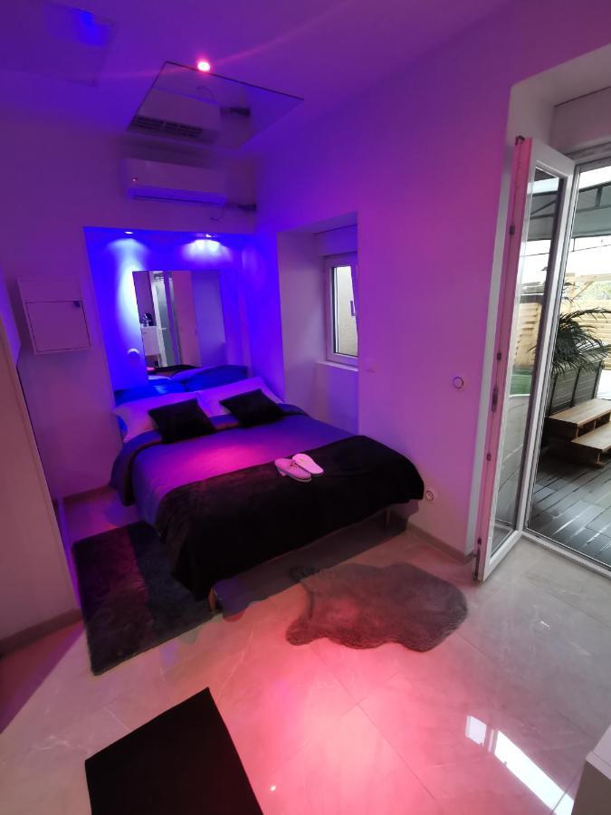 ビユールバンヌLyon Superbe Jacuzzi Vue Sur Jardinアパートメント エクステリア 写真