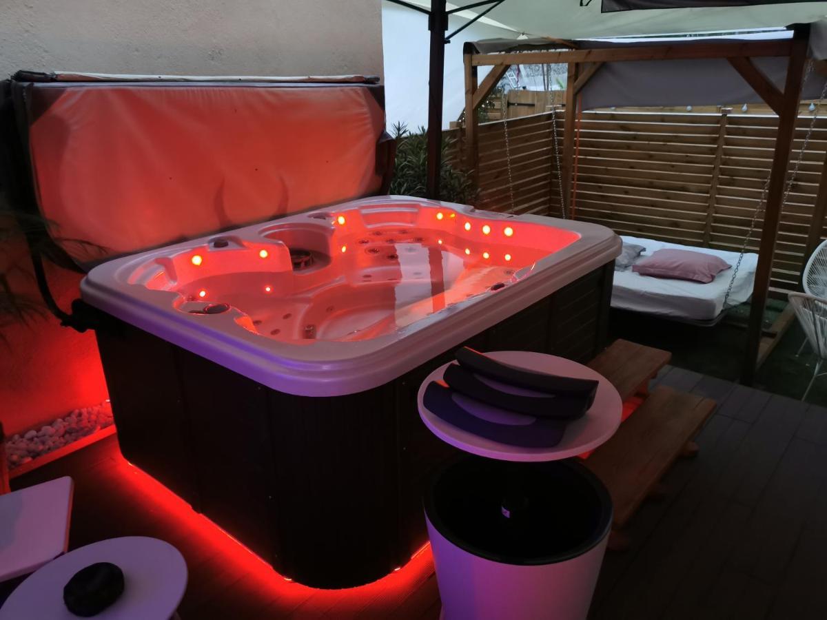ビユールバンヌLyon Superbe Jacuzzi Vue Sur Jardinアパートメント エクステリア 写真